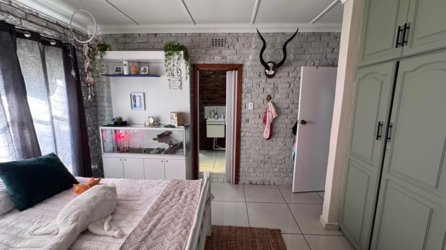 5 Bedroom Property for Sale in Royldene Northern Cape